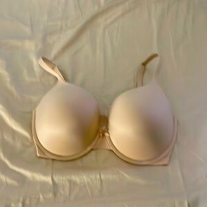 Body by Victoria. Victoria’s Secret bra.
34DDD Perfect shape